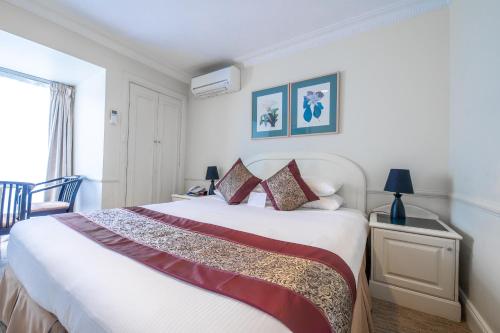 Twin Towers Inn - image 7