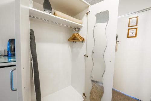 Twin Towers Inn - image 3