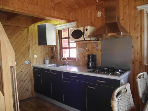 Konyha, Vakantiehuisjes Landgoed Sonneborghe in Kollumerland en Nieuwkruisland