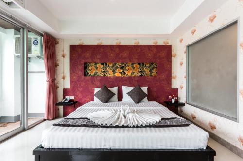 Deluxe King Room room in 7Q Patong Beach Hotel