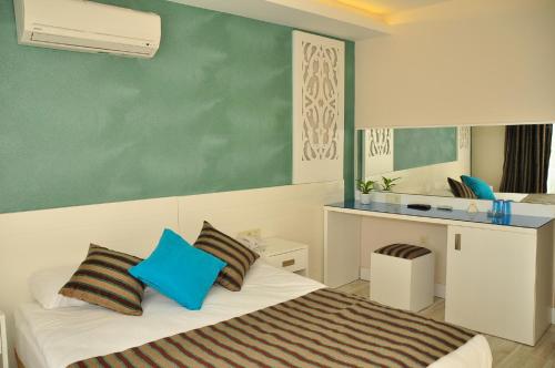 Aura Hotel - main image