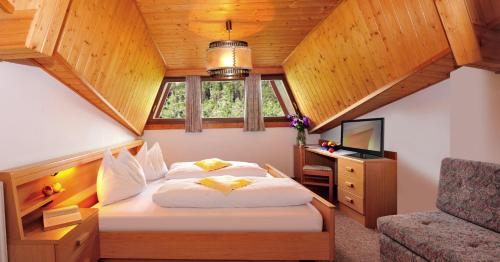 1 queen bed
