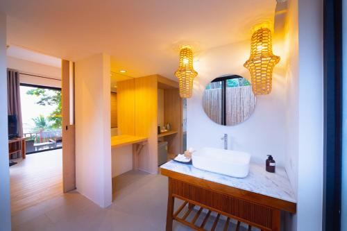 Siam Bay Resort Koh Chang Room Type - Deluxe Bungalow with Sea View Siam Bay Resort Koh Chang Room Type - Deluxe Bungalow with Sea View