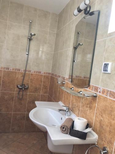 Deluxe Double Room with Side Sea View image 7