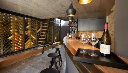 Les Chambres de l'Oustalet, Gigondas, Chambres d'hôtes et Restaurant Gastronomique by null