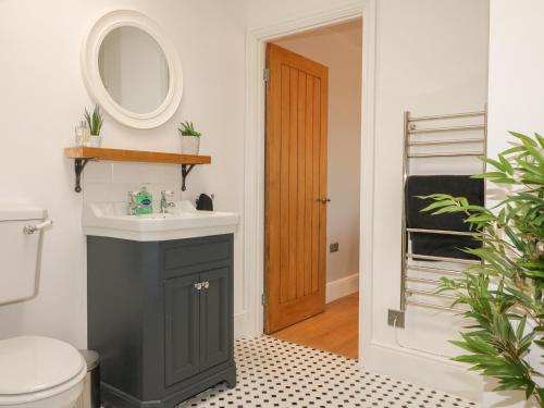 Highfield cottage - image 13