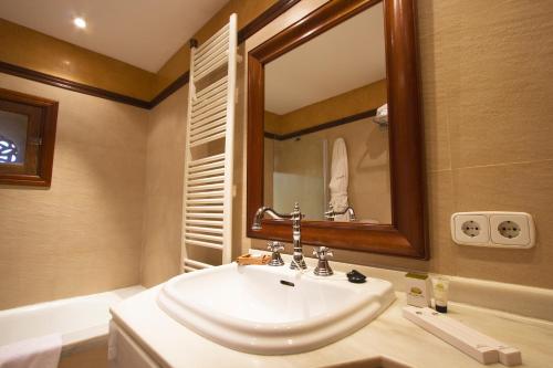 252080729 Monnaber Nou Finca Hotel & Spa