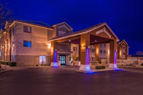 Exterior view, Holiday Inn Express Westley in Westley (CA)