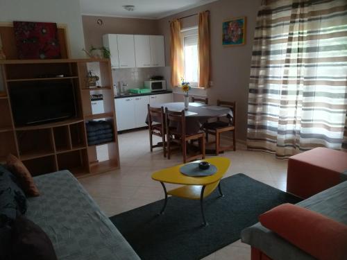  Apartment Ema in 52215 Pula