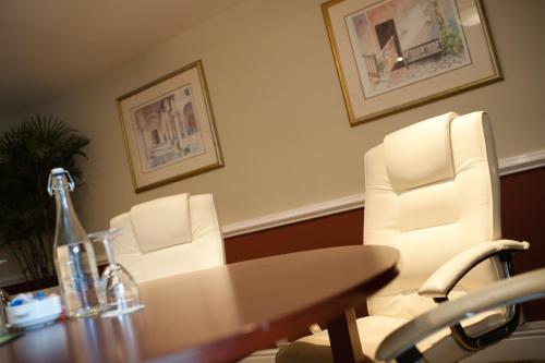 Holiday Inn Milton Keynes East M1 Junc 14 an IHG Hotel - image 2