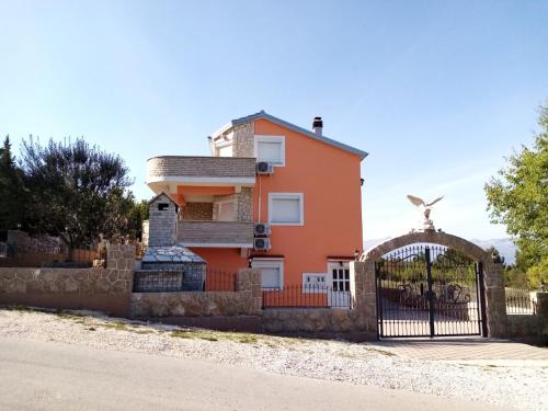  Apartments Perice Matejas, Pension in Pridraga