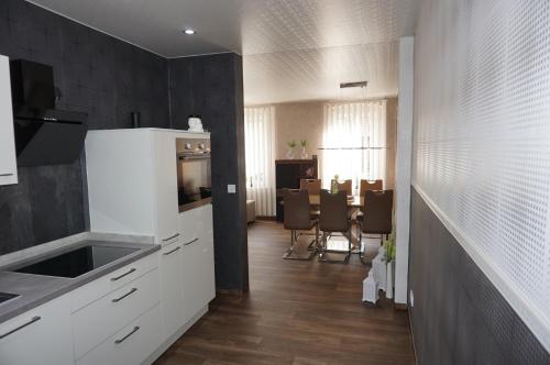 廚房, Super Erdgeschosswohnung in 柯尼斯魯特安艾姆
