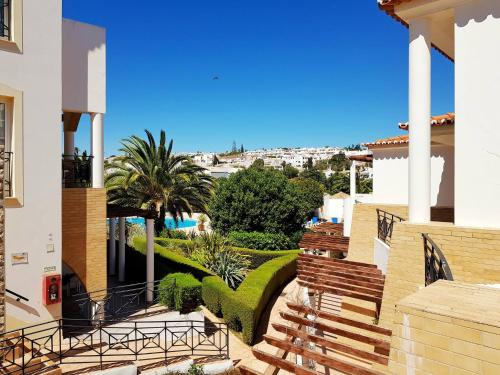 Luz Bay Hotel - image 2