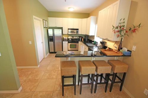 Luxurious 2 Bedroom Condo 103 - close to wedding venue apts - image 3