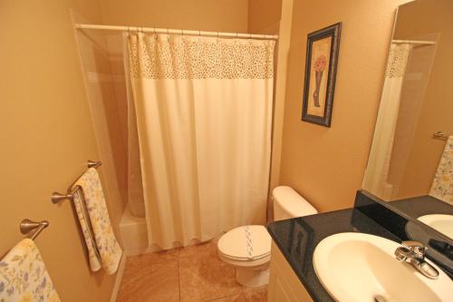 Luxurious 2 Bedroom Condo 103 - close to wedding venue apts - image 7