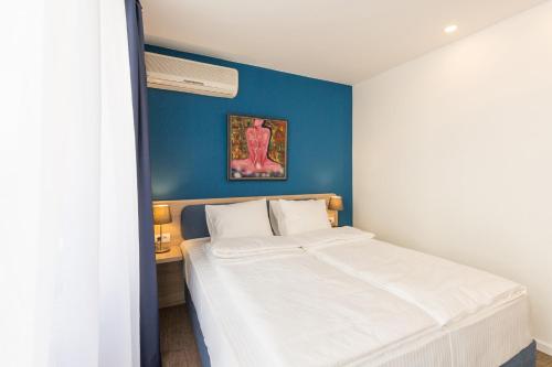 Premium Crown Suites - main image