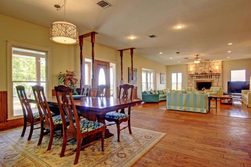 55 Acre Heart of Texas Ranch Large Events Welcome Texas Hill Country - image 8
