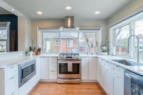 Superb Washington Park Home - Dog-Friendly with Yard - image 9