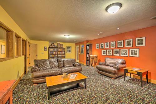 Country Villa on Kalamalka Lake with Pool! in Oyama, Canada