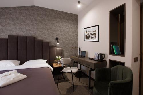252108490 Kulikovskiy hotel