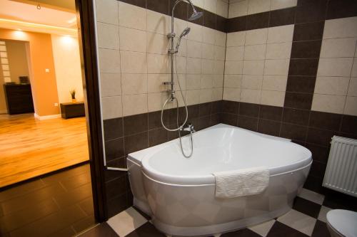 浴室, Cork Apartman in 埃格爾