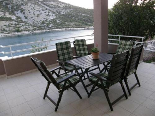 Apartments Ljubi - 20m from beach - image 6
