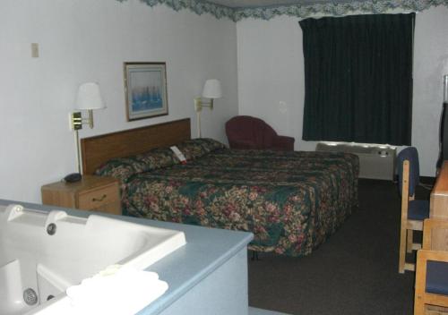 King Suite with Hot Tub - Non-Smoking