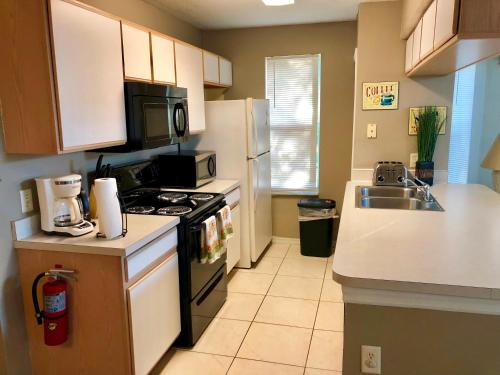 Family Deluxe 3BD Condo Apartment@ Disney - image 4