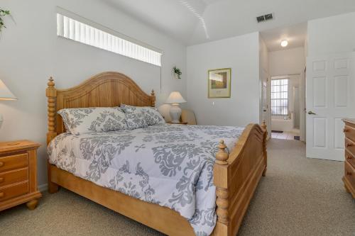 Grand Deluxe 4BD Pool Home near Disney & Universal - image 6