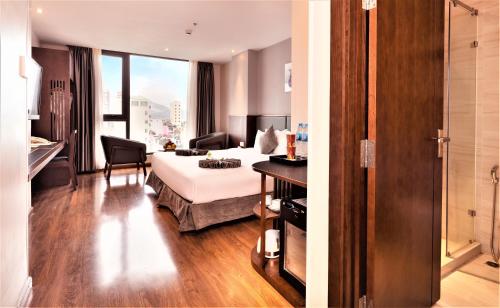 Superior Double or Twin Room with City View image 10