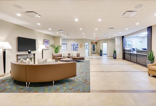 Lobby, Candlewood Suites Farmers Branch in Farmers Branch