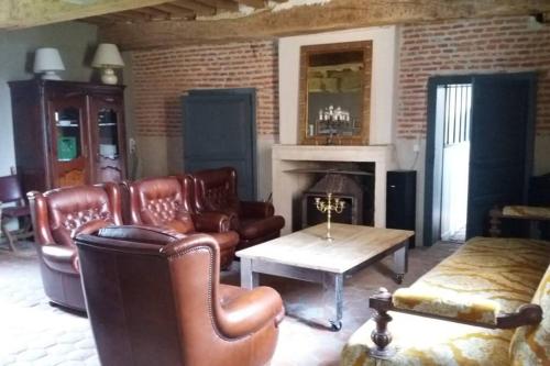 Le château de Pourlans gîte à louer Pierre-de-Bresse
