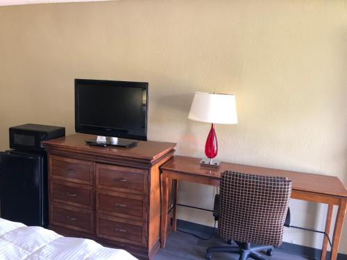 Americas Best Value Inn - Wilson - image 5