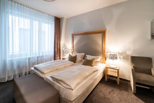 One-Bedroom Apartment image 2