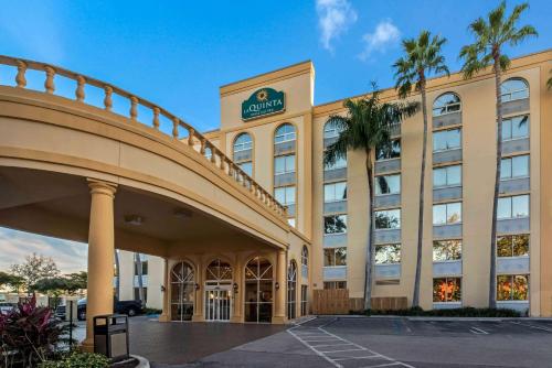 Facilities, La Quinta Inn & Suites by Wyndham West Palm Beach Airport in West Palm Beach (FL)