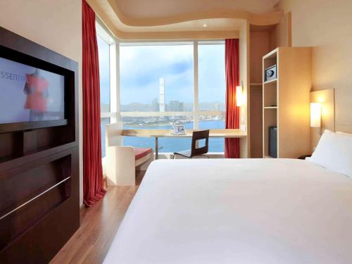 Hotel ibis Hong Kong Central and Sheung Wan