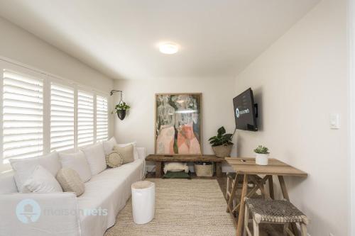 1 Bdrm Manly Beachside Apt With Parking - main image