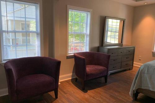 Modern Home:3 Bedroom;2.5 Bath Near M-Benz Stadium