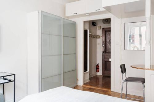 Modern and Chic Studio w. Best Location in Town
