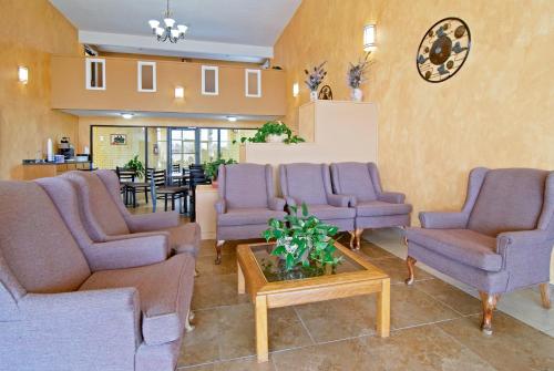 Executive Inn & Suites Prescott - image 8