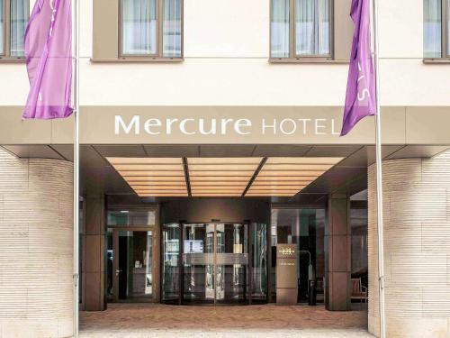 Entrance, Mercure Hotel Wiesbaden City in Wiesbaden