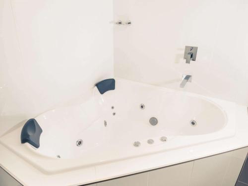 Premium Suite with king bed