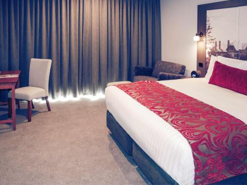 Superior Room with King Bed