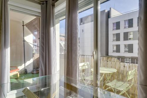 Chic apart with terrace and parking