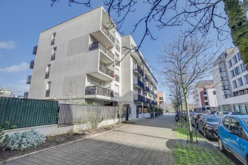 Surrounding environment, Chic apart with terrace and parking in Orly