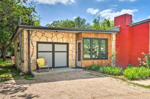 Retro Updated Blanco Abode - Steps to Main Street! in Blanco, USA