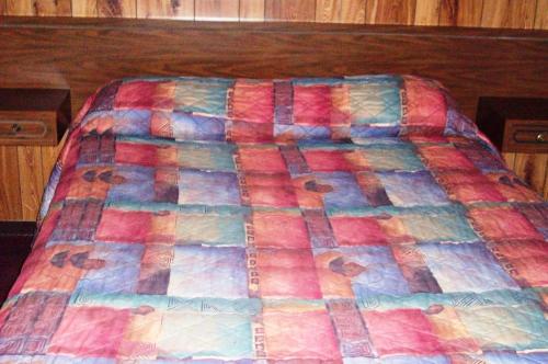 1 queen bed, 2 double beds