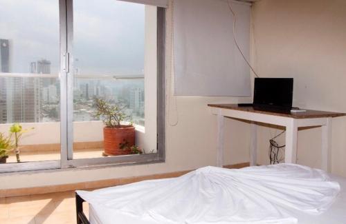 I-Nice 1 Bedroom Apt Laguito - image 4
