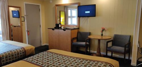Pinebrook Motel in Lake George, USA