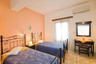 Anessis, Fira (foto 3)